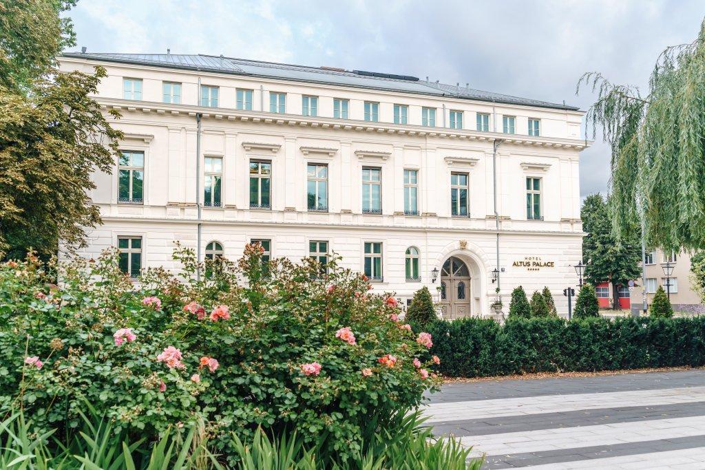 Altus Palace 5*