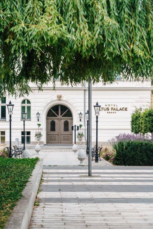 Altus Palace - Destigo Hotel